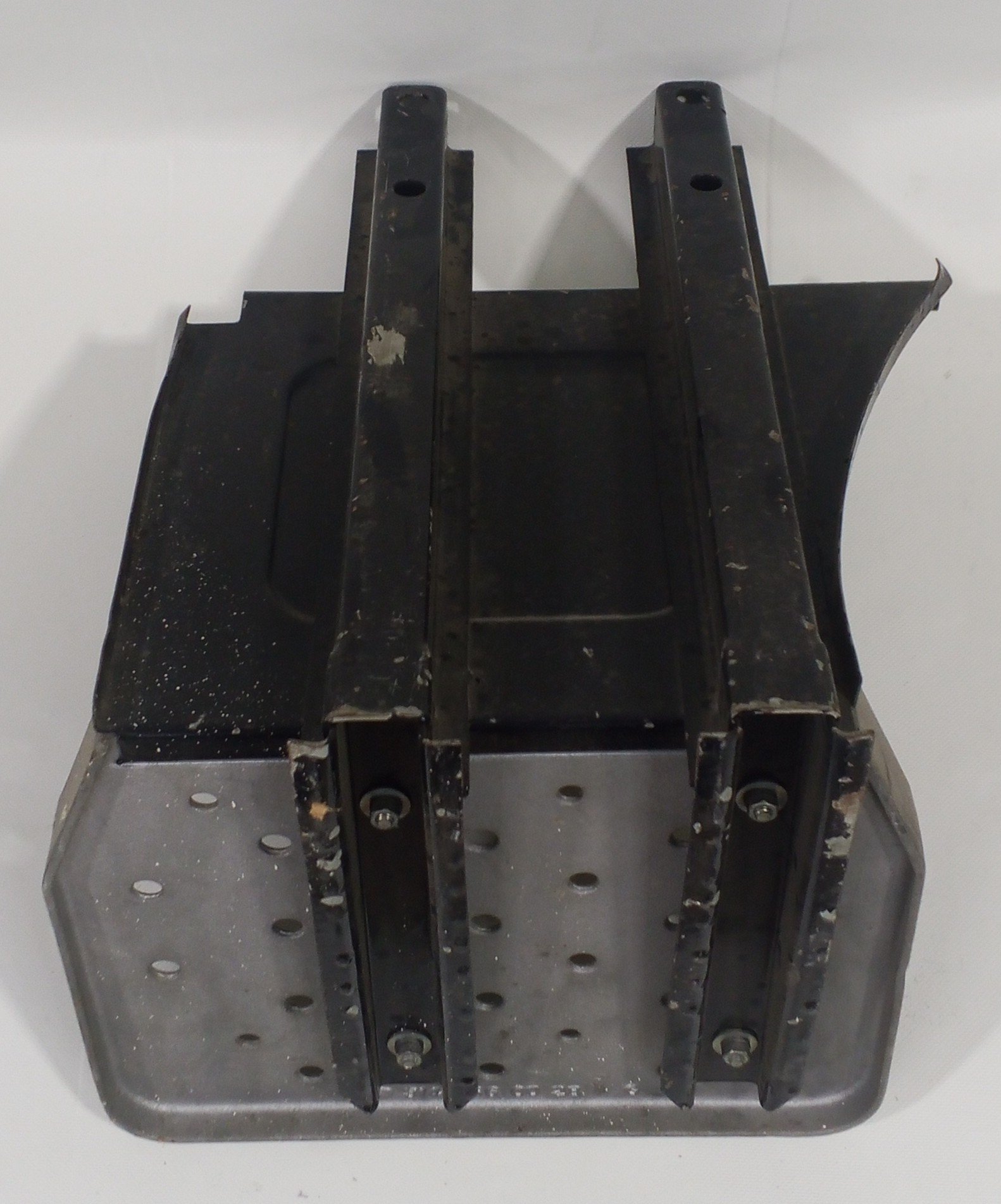 A 314 660 08 50 Mercedes-Benz Entry Step Body Part Genuine OEM - Image 2