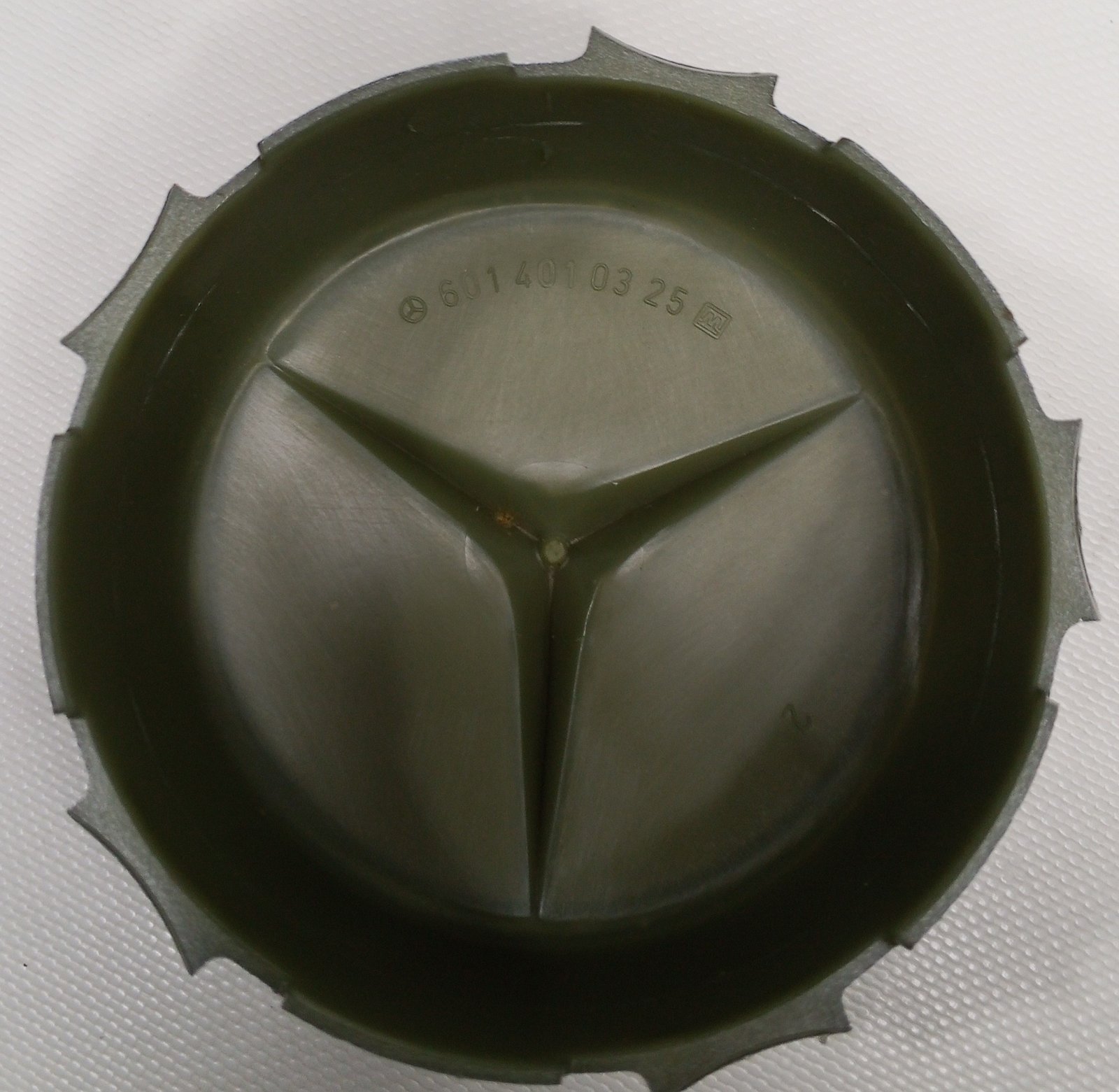 A 601 401 03 25 Mercedes Wheel Hub Cap Genuine OEM Center Cover - Image 4