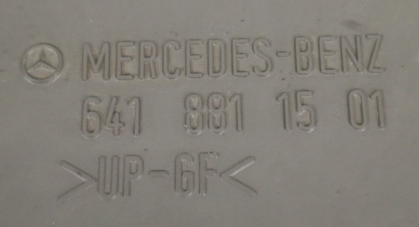 A 641 811 15 01 Mercedes Mudguard Cover Genuine OEM Front Fender Part - Image 3