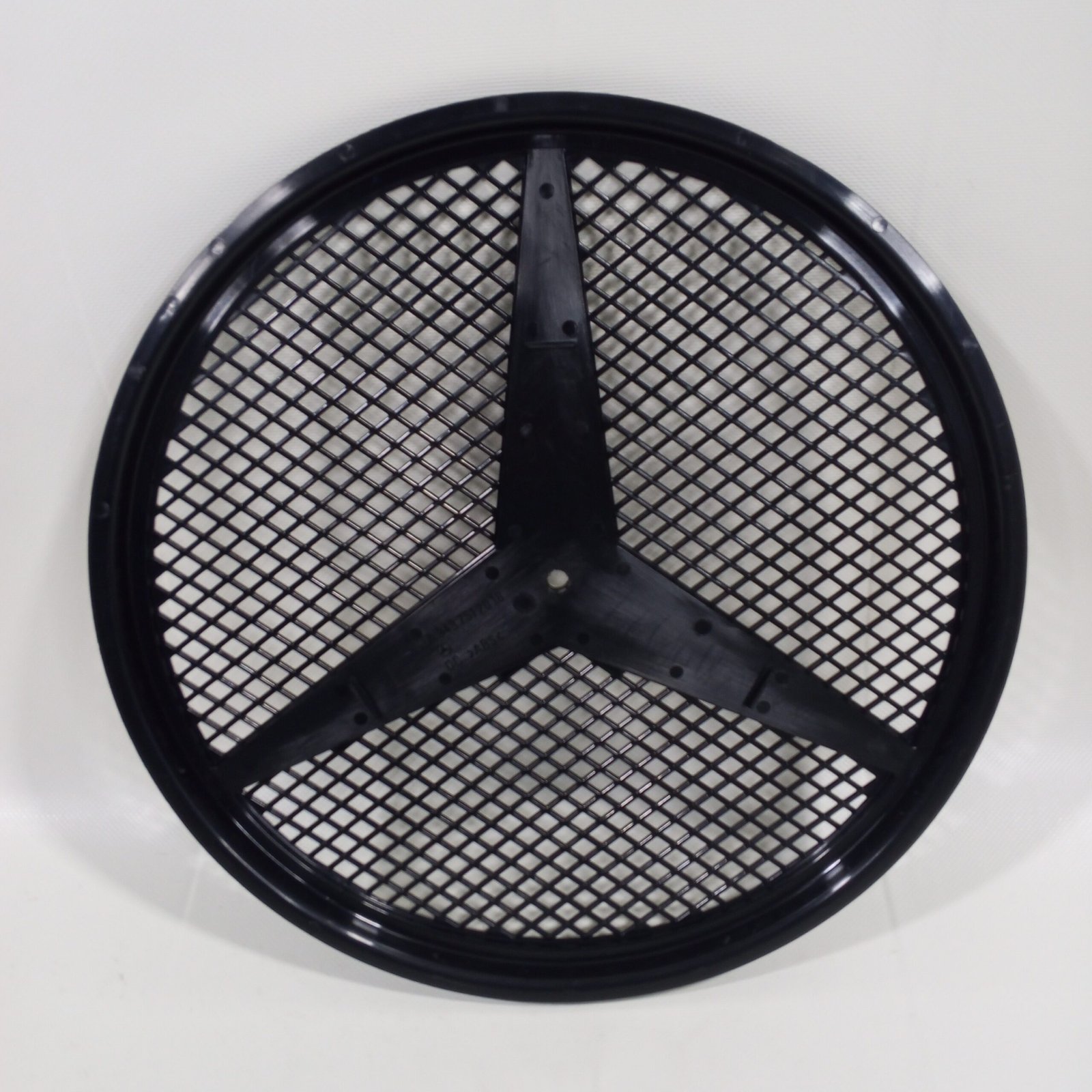 A 943 751 20 18 Mercedes-Benz Truck Front Grille Genuine OEM - Image 3