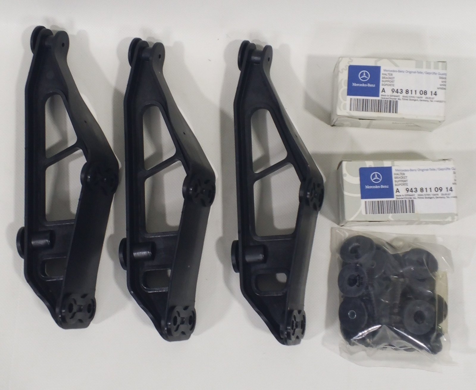 A 943 810 12 14 Mercedes-Benz Bracket Support Genuine OEM Mounting Holder - Image 2