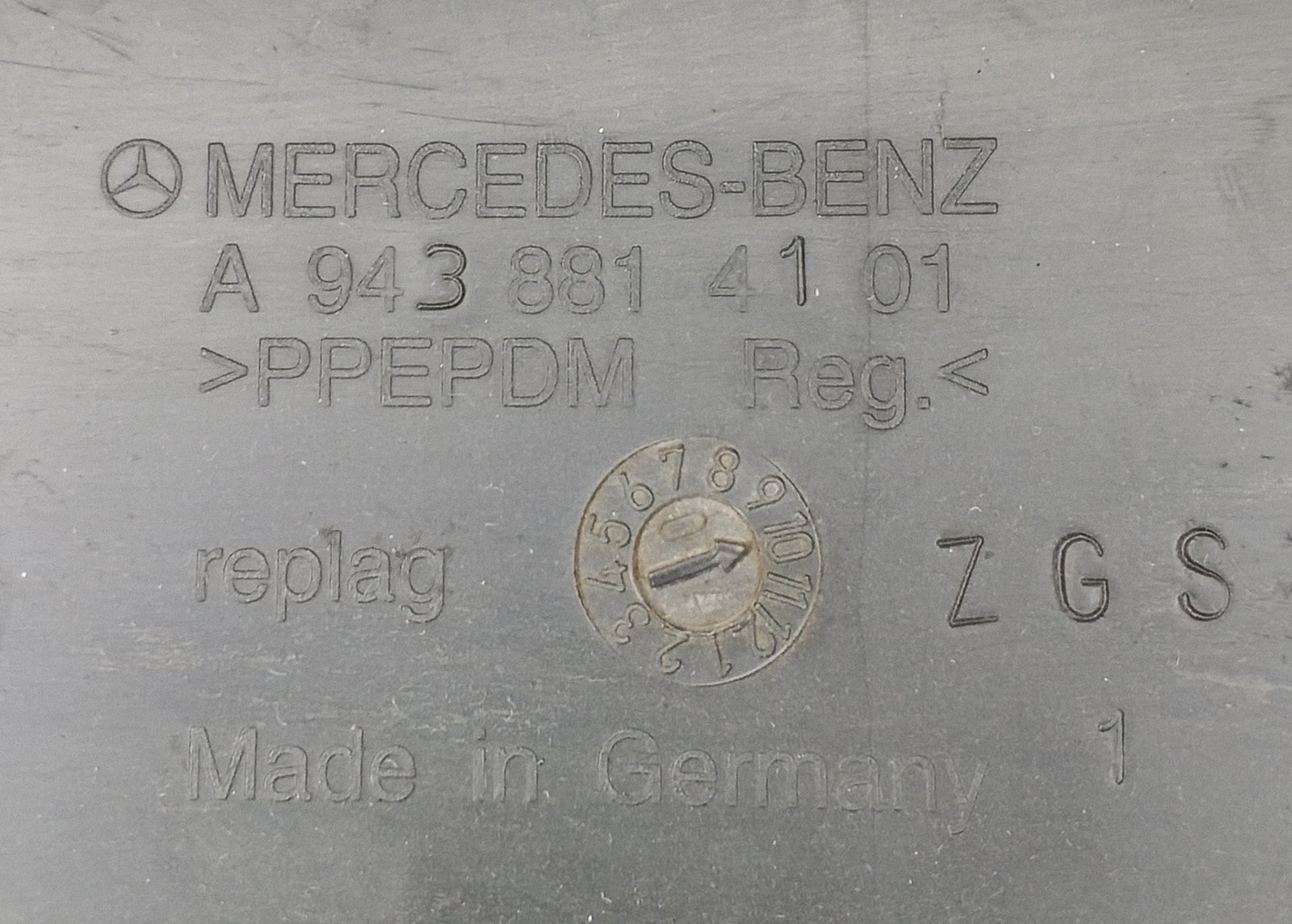 A 943 881 41 01 Mercedes Cover Genuine OEM Exterior Trim Part - Image 3