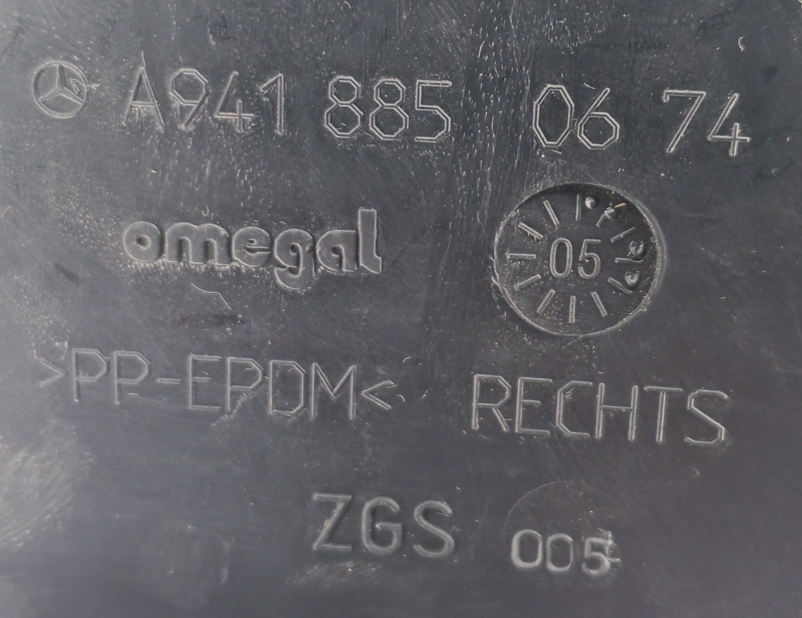 A 941 885 06 74 Mercedes Fender Skirt Right Side Genuine OEM - Image 3