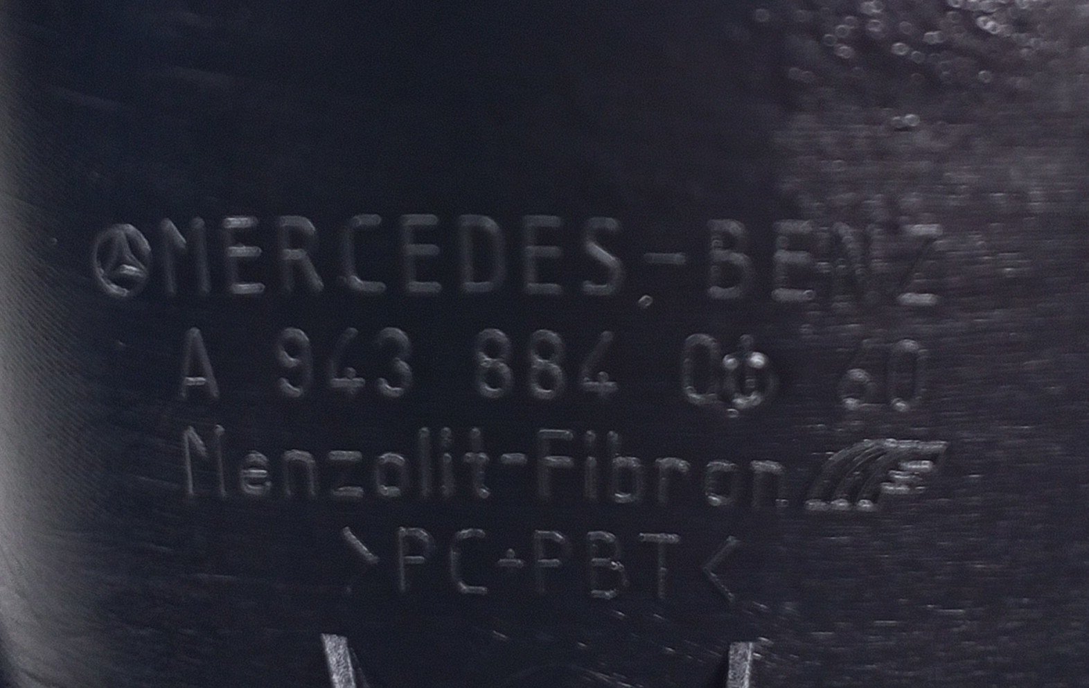 A 943 884 00 60 Mercedes Nozzle Scoop Genuine OEM Air Intake Cover - Image 4