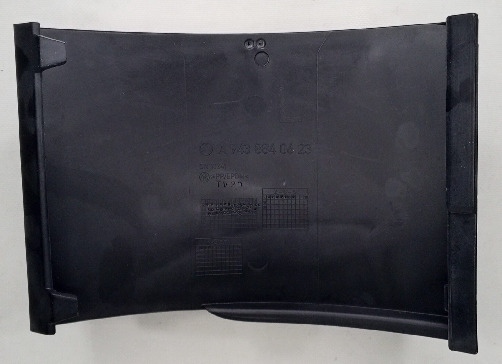 A 943 884 06 23 Mercedes Fender Cover Genuine OEM - Image 3