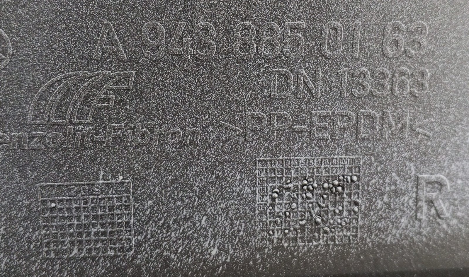 A 943 885 01 63 Mercedes Bumper Guide Genuine OEM - Image 4